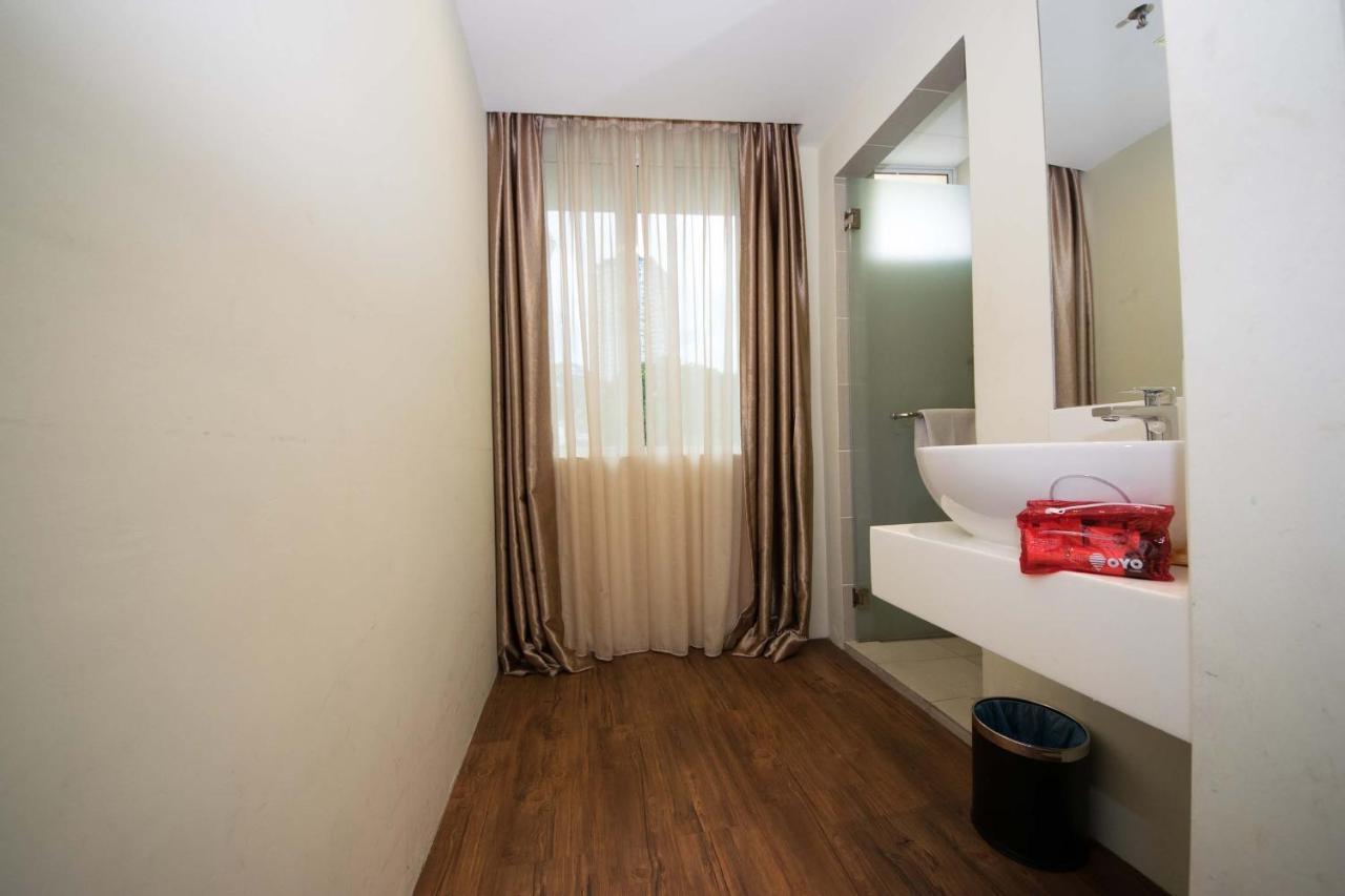 Oyo 114 Sandpiper Hotel Kuala Lumpur Exterior photo